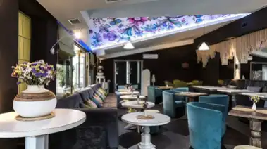 Very Well Cafe