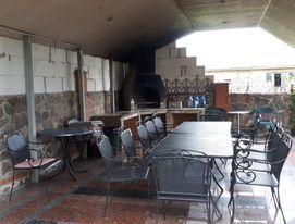 Оренда великого будинку на свята з красивою територією. Басейн, альтанка, більярд, теніс, фото №5