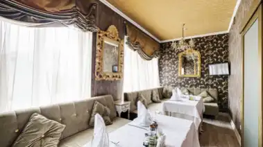 Рестран "Шале" ("Club Chalet")