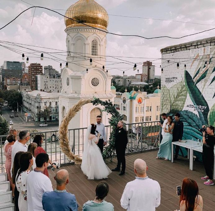 Відкритий простір у центрі Дніпра для ваших заходів фото