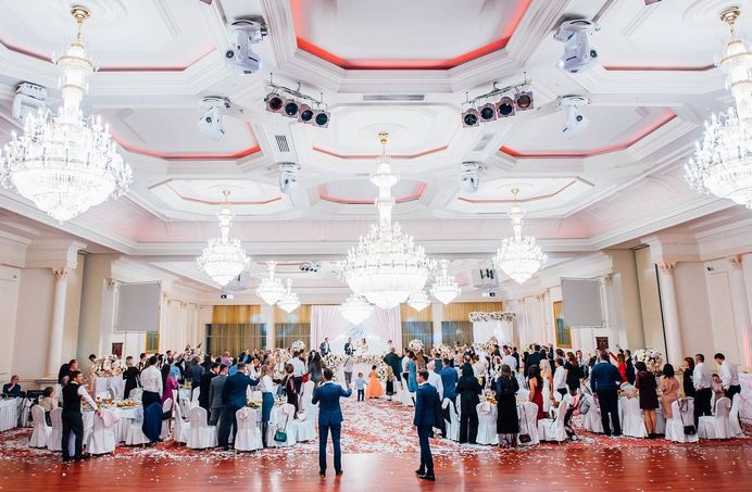 Роскошное место для проведения свадеб, конференций, банкетов фото