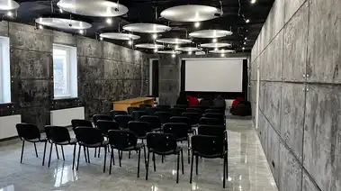 Конференц-зал в средневековом замке 90 км от Киева