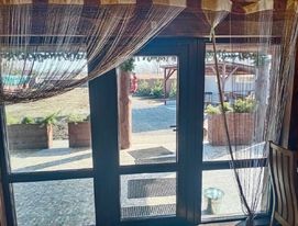 Будинок з басейном та чаном на березі річки, р-н парку "Новоселиця" фото №4