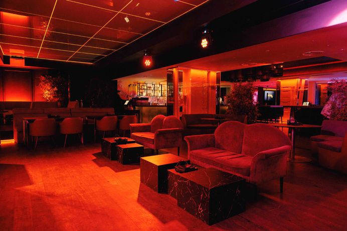 Sayless Music Bar фото