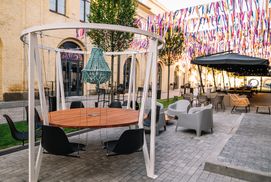 Літня тераса (внутрішній дворик) для проведення заходів фото №2