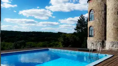 Оренда локації з басейном на Київському морі