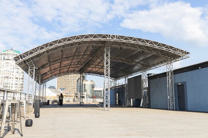 Просторная локация на крыше в центре Киева для масштабных событий фото