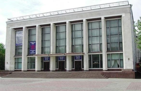 Черкаський академічний обласний Український музично-драматичний театр імені Т. Г. Шевченка фото